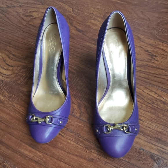 Coach Desaree sz 9.5 Leather Ultra Violet Purple Round Toe Dogleash Pumps Heel - Picture 1 of 16